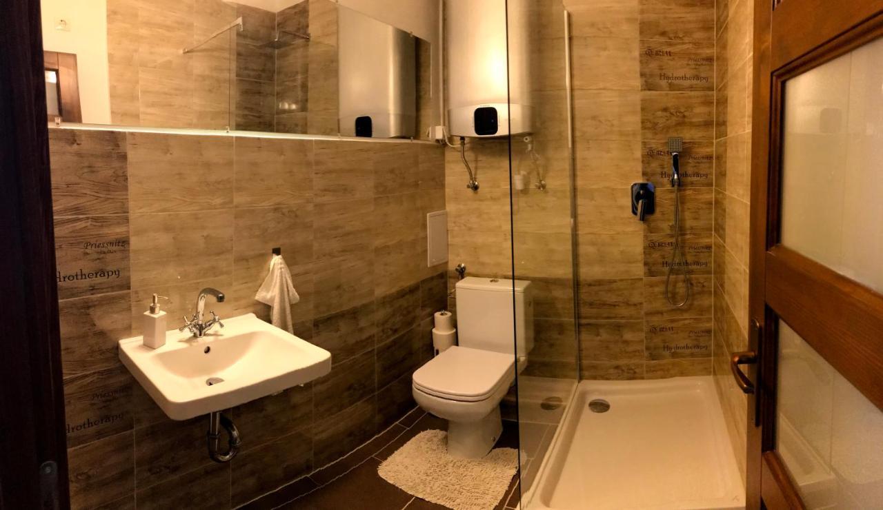 Dany Rose Apartman Apartment เอ็กเกอร์ ภายนอก รูปภาพ
