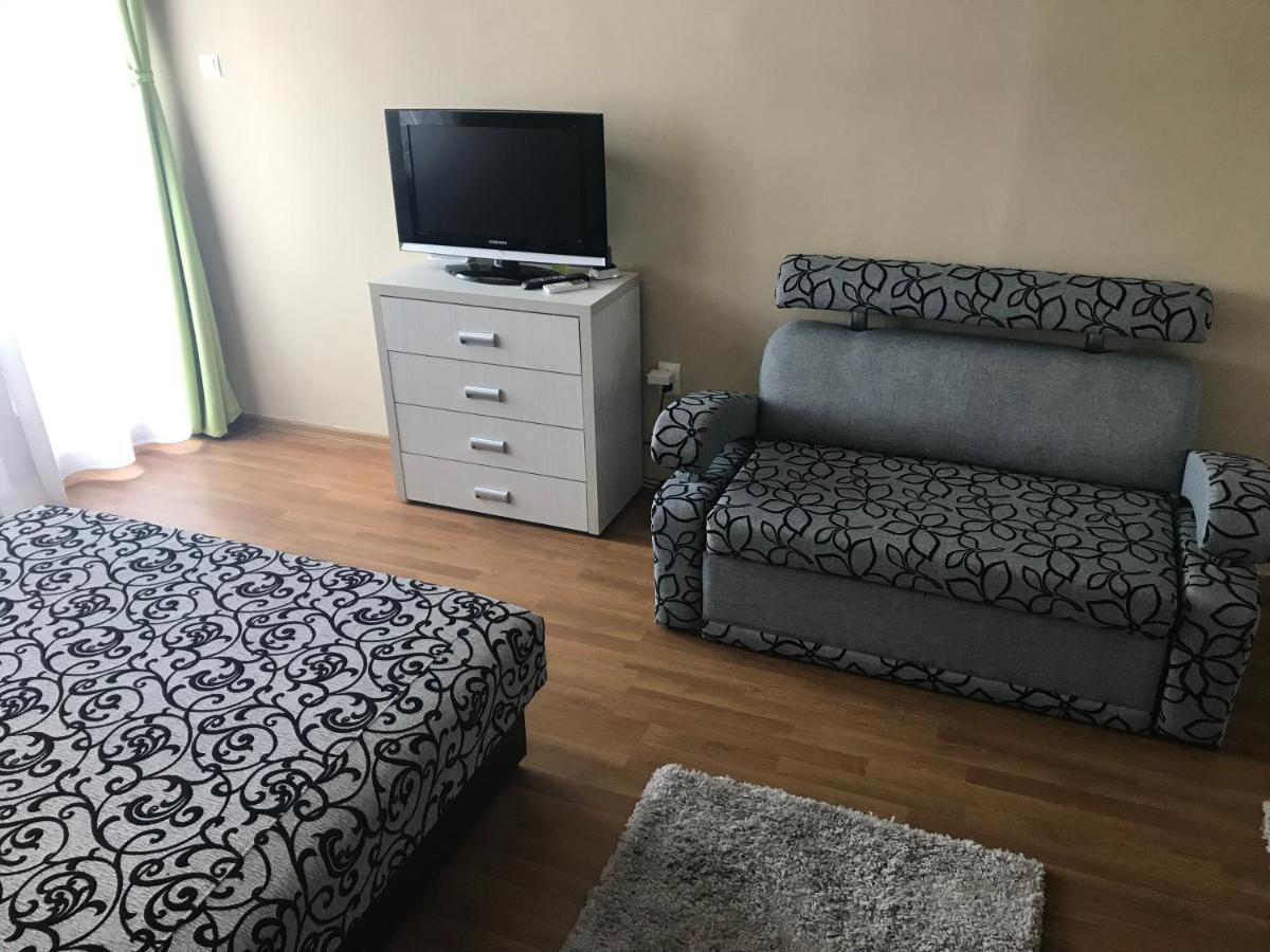 Dany Rose Apartman Apartment เอ็กเกอร์ ภายนอก รูปภาพ